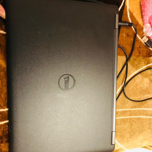 selling to buy Play Station anybody interested to exchnage or buy it ?? - Picture 2 of 2